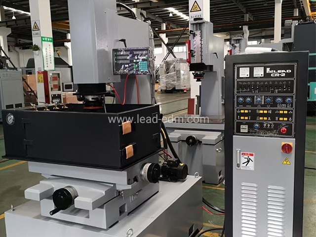 群基鎢鋼模具電火花機(jī)——各種鎢鋼模具放電加工利器